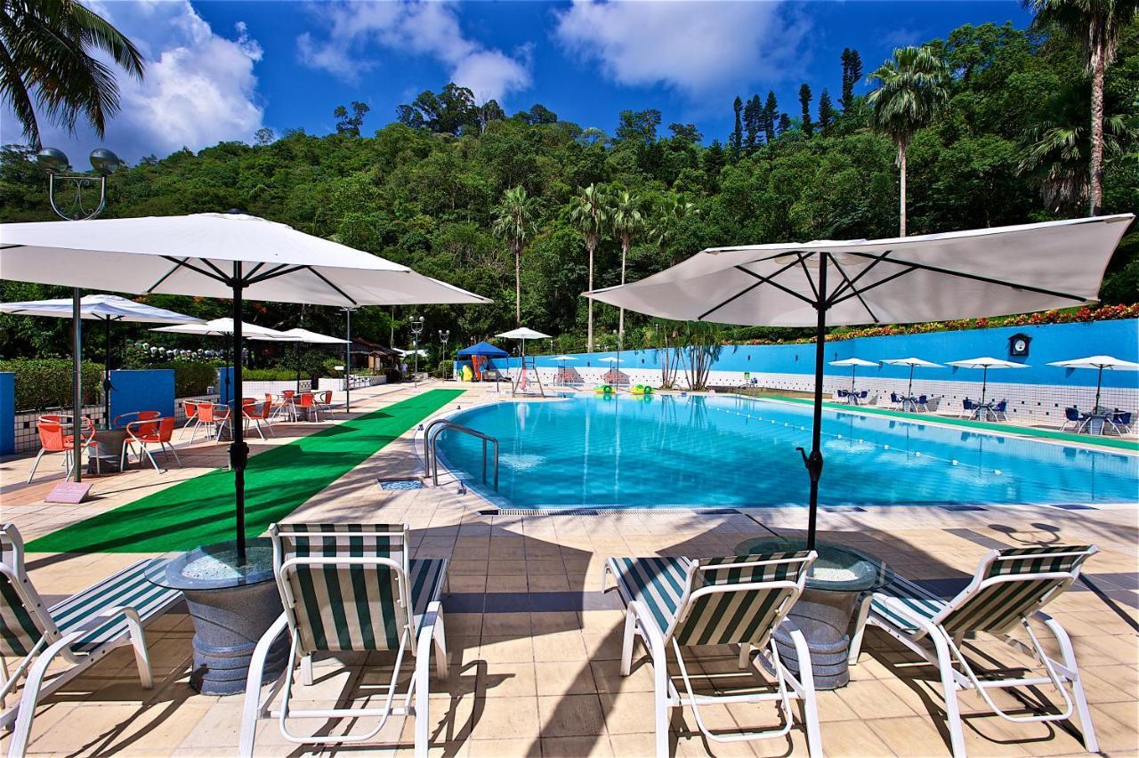 โฮเต็ล รอยัล ชิห์เพ็น Hotel Wenquan ภายนอก รูปภาพ The swimming pool at the resort