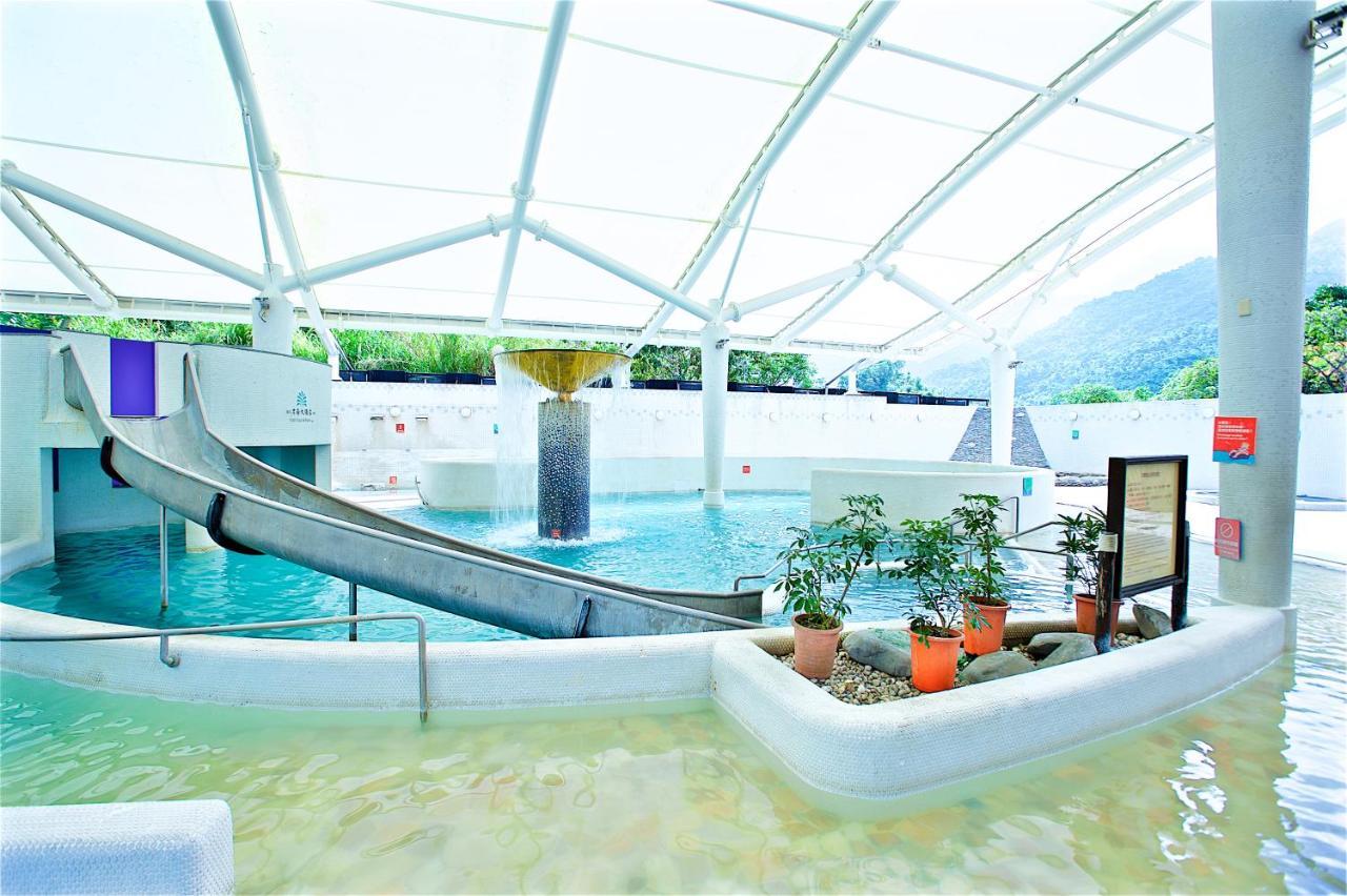 โฮเต็ล รอยัล ชิห์เพ็น Hotel Wenquan ภายนอก รูปภาพ The indoor pool