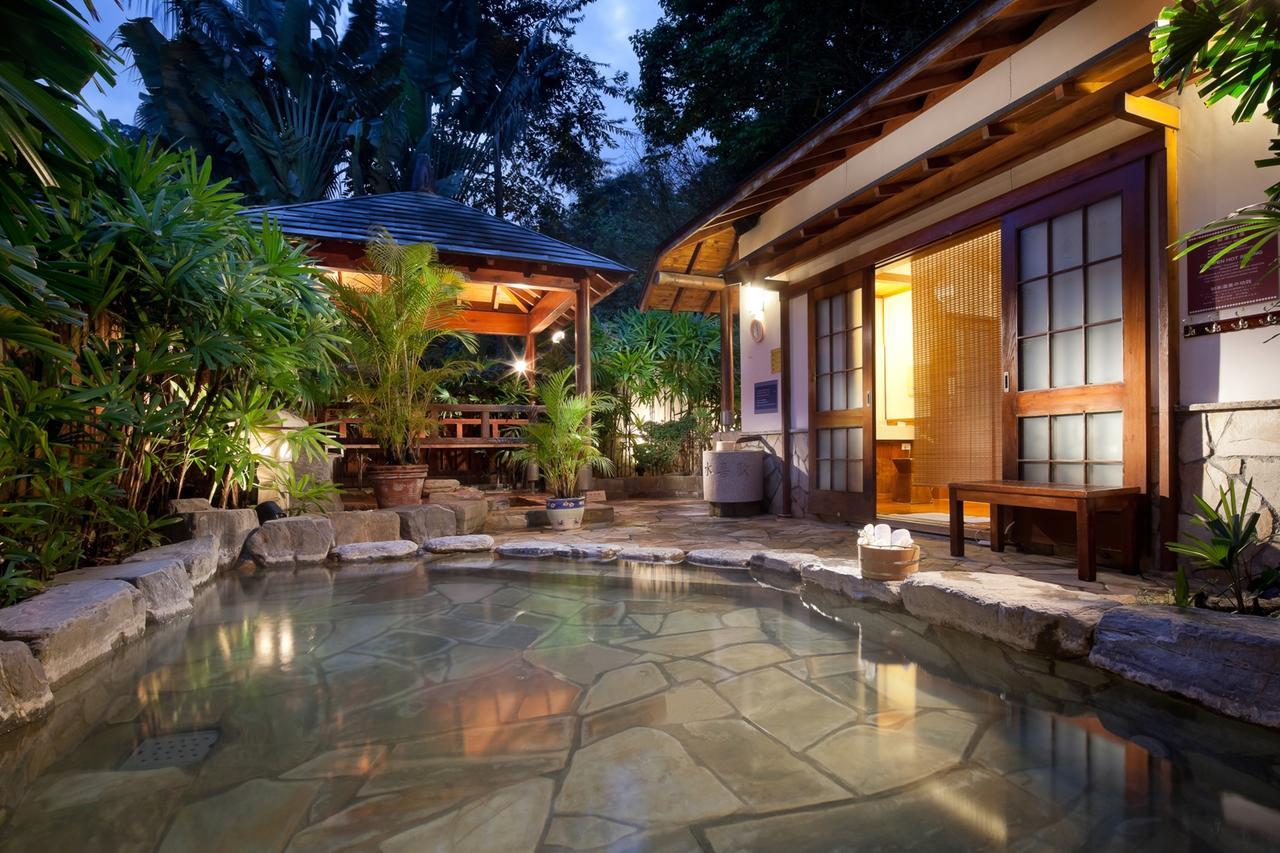 โฮเต็ล รอยัล ชิห์เพ็น Hotel Wenquan ภายนอก รูปภาพ A private onsen